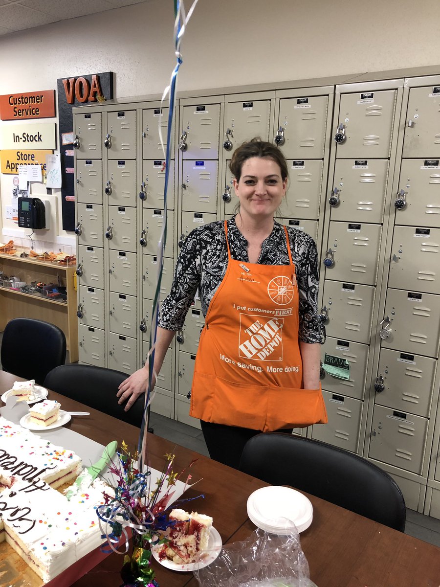 LisaSteck996's tweet photo. We will miss you #bestmanagerever! https://t.co/XvCxFWRnLT