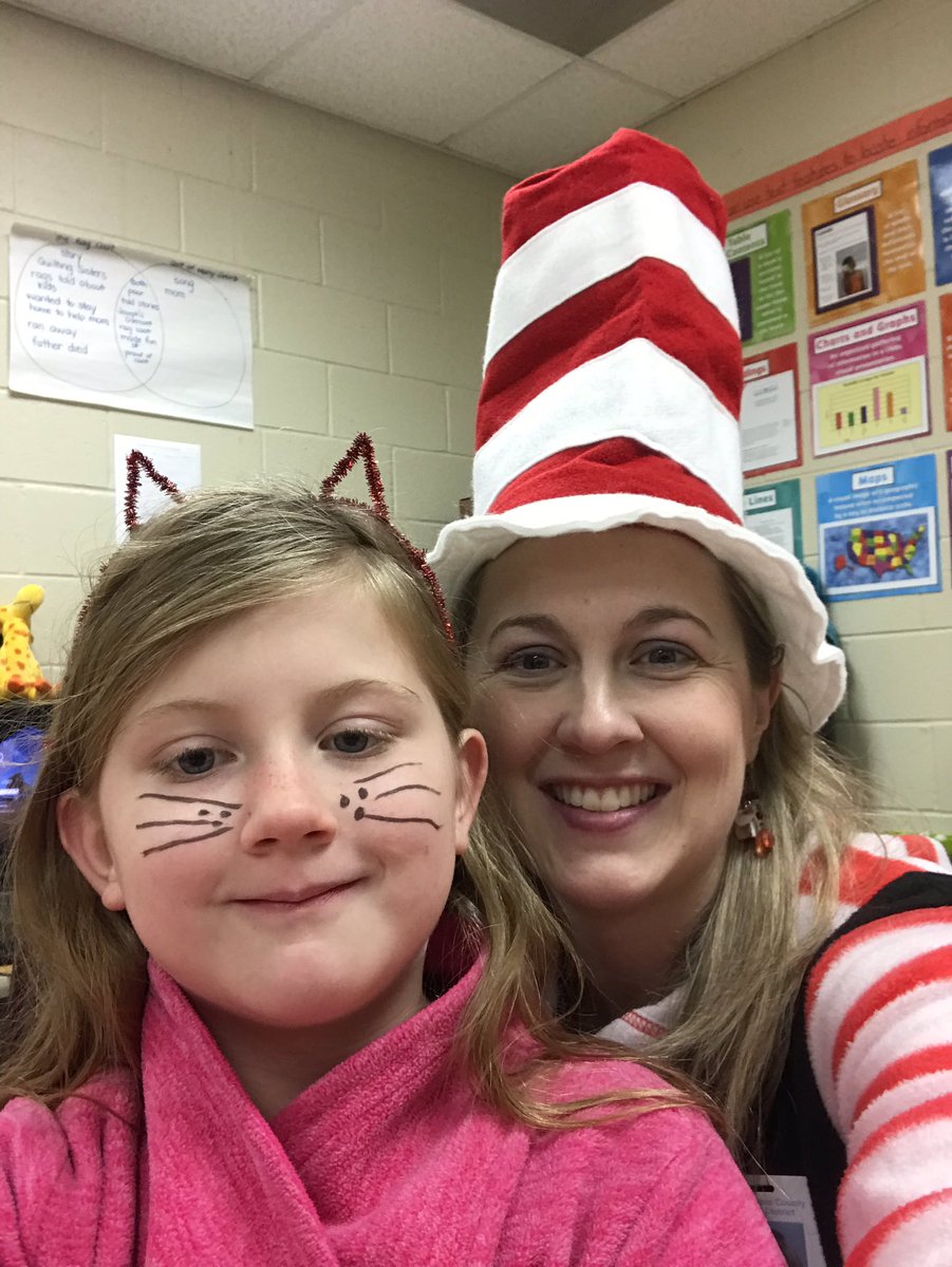 4KochKids's tweet photo. A great day celebrating Read Across America @R_M_Moore_Elem @_DrAbbyMay https://t.co/XhlIOHNR7N