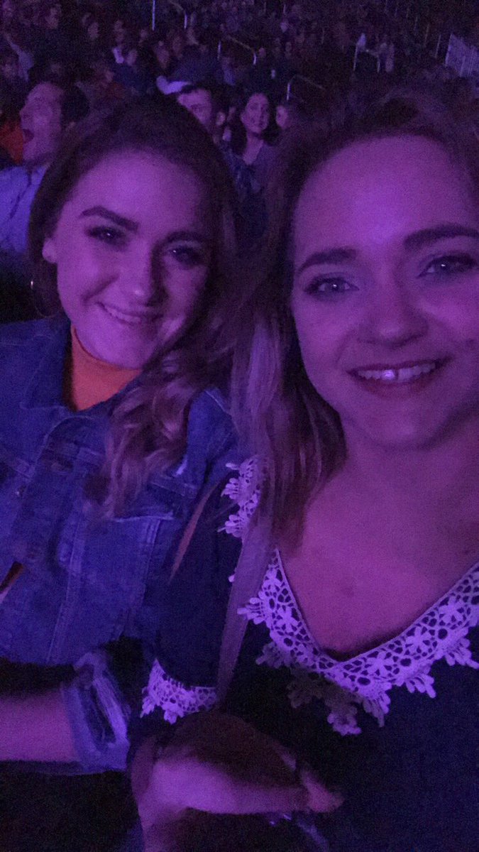 dancerdan_4's tweet photo. @CourtneyHays1 happy birthday babe 🥰🥰 here’s to 23!! And to getting a little sideways with @DierksBentley !!!!! https://t.co/24K3bfhwhe
