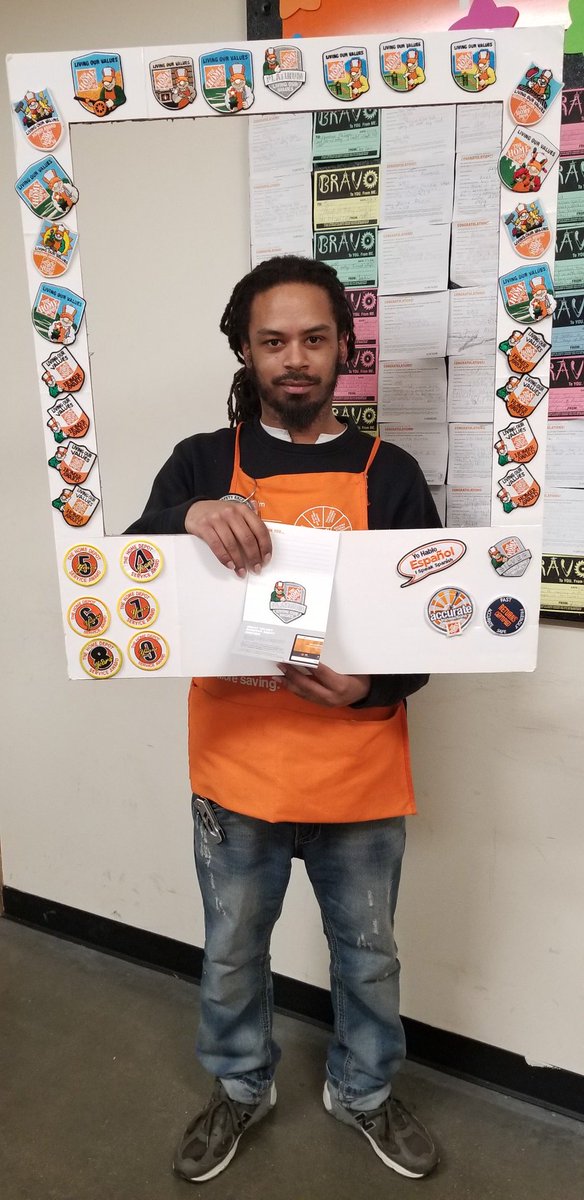 Jamall Miller 2583 D25 Associate and Equipment Trainer being recognized for training Associates to Drive Equipment Safe. THANKS JAMALL @818_CE <a href="/TravisTalbert7/">Travis Talbert</a> <a href="/paulclymer/">Paul Wagner</a> <a href="/toya8583/">2583 ASDS LATOYA</a> #BuiltToBringIt