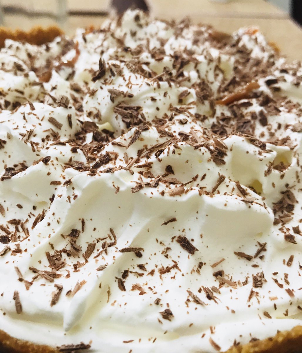 No Bake Banoffee Pie 
Anyone “ll love this gorgeous Pie.
#banoffee #nobake #desserts #dessertgram #dessertstagram 
#foody #foodblogger #foodbloggers #foodbloggersofseattle #foodgasm #ukfoodies #dulcedeleche #whippedcream #FoodieFriday #Foodista #dessertlover #banana #foodporn