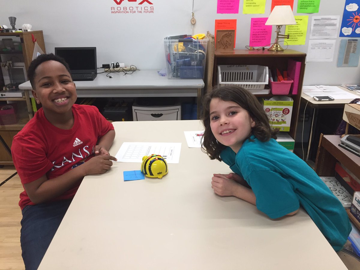 csasVWeLab's tweet image. Too much fun teaching coding with #BeeBots to @MyCSAS 2nd graders today in the @csasVWeLab