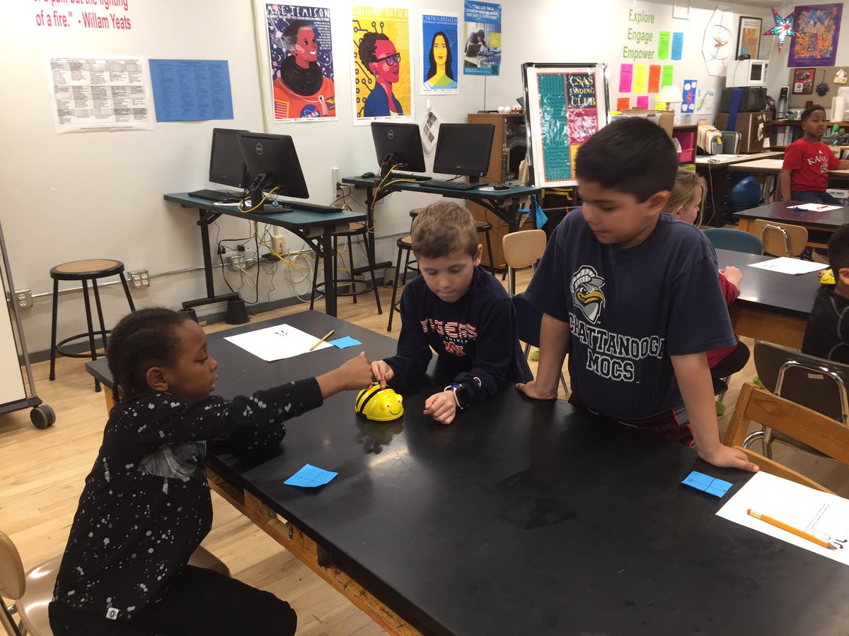 csasVWeLab's tweet image. Too much fun teaching coding with #BeeBots to @MyCSAS 2nd graders today in the @csasVWeLab