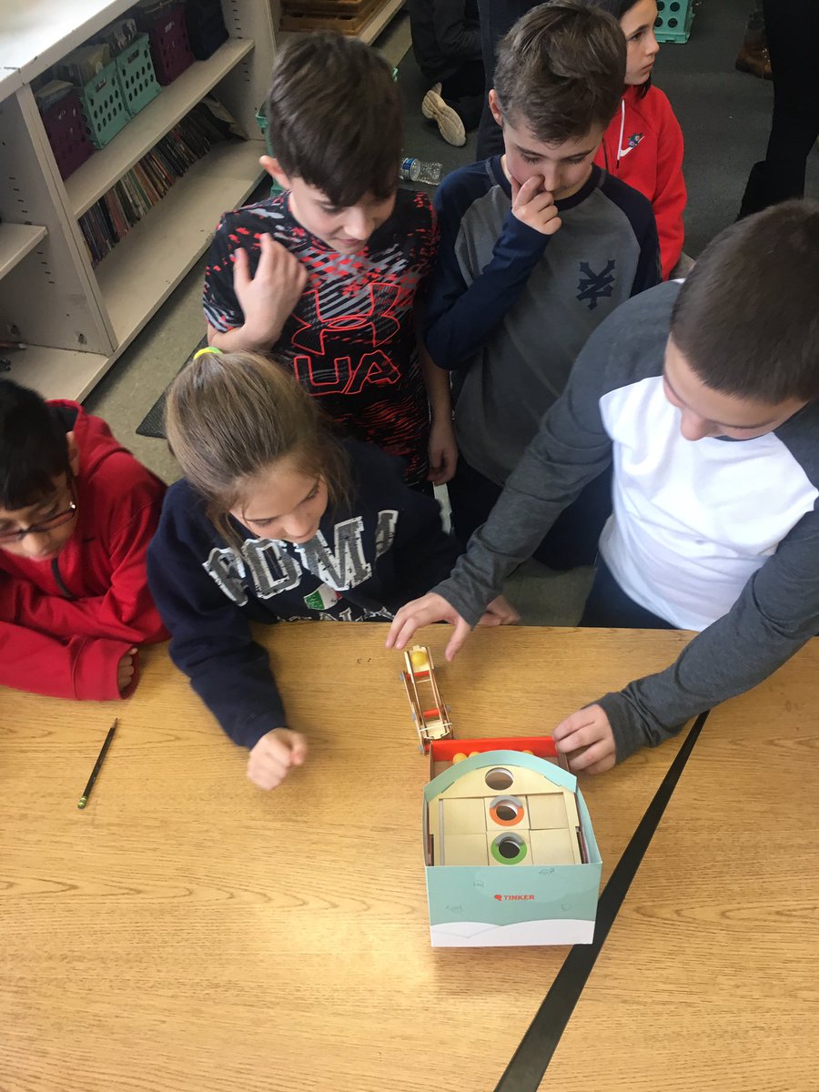 kelseysuder's tweet image. Students sharing their “homework” with us today! I love the learning that has been happening since starting this new endeavor of “choose what you want homework” #orsasd #sasdnext #iteach5th #5thchat