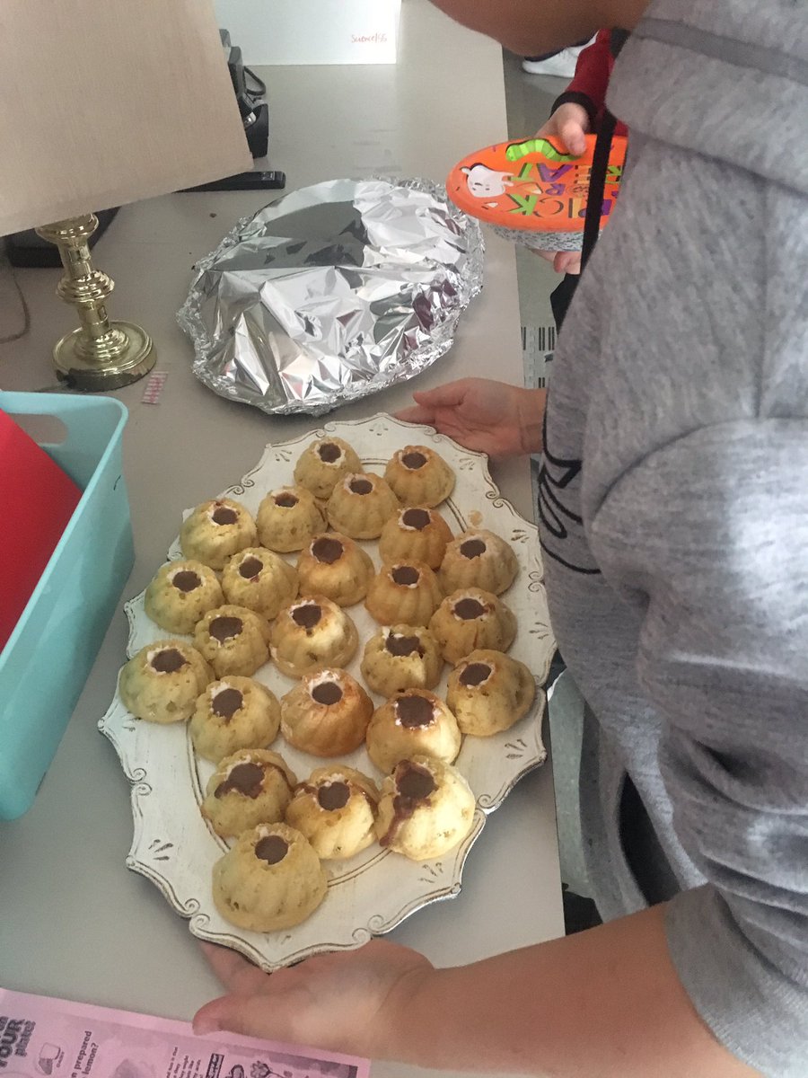 kelseysuder's tweet image. Students sharing their “homework” with us today! I love the learning that has been happening since starting this new endeavor of “choose what you want homework” #orsasd #sasdnext #iteach5th #5thchat