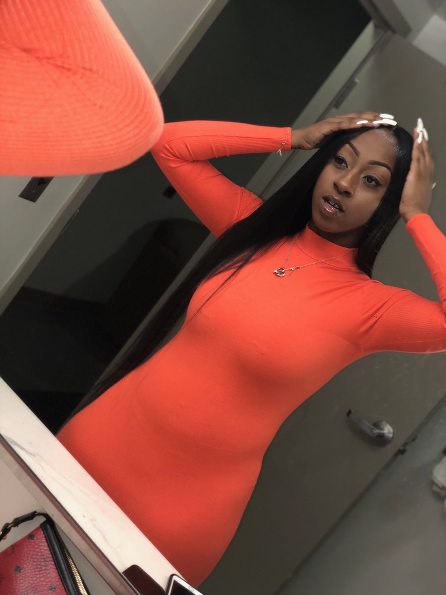 dejtherealist's tweet photo. so bad, she mean business. 🍑🥳 https://t.co/Cxv1uYJssc