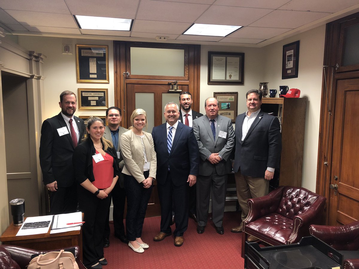 slzweifel's tweet photo. Change happens and it starts with you and me! #LegislativeDay #construction @AGCHouston @dwayne_bohac https://t.co/JBf5yIgKZI