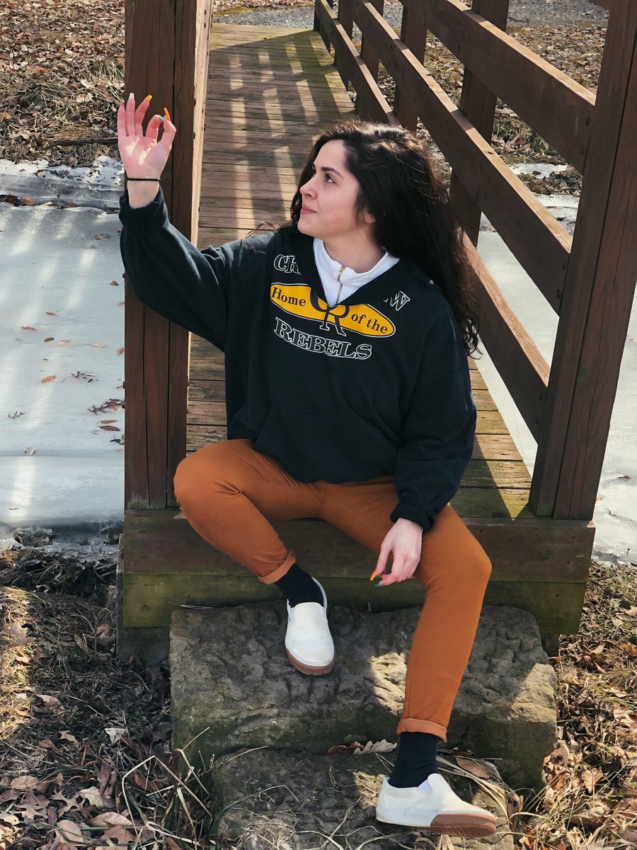AdelinaBuga15's tweet photo. Getting mad at invisible bugs.      Happy March 1st ♥️ https://t.co/fNyduvYawI