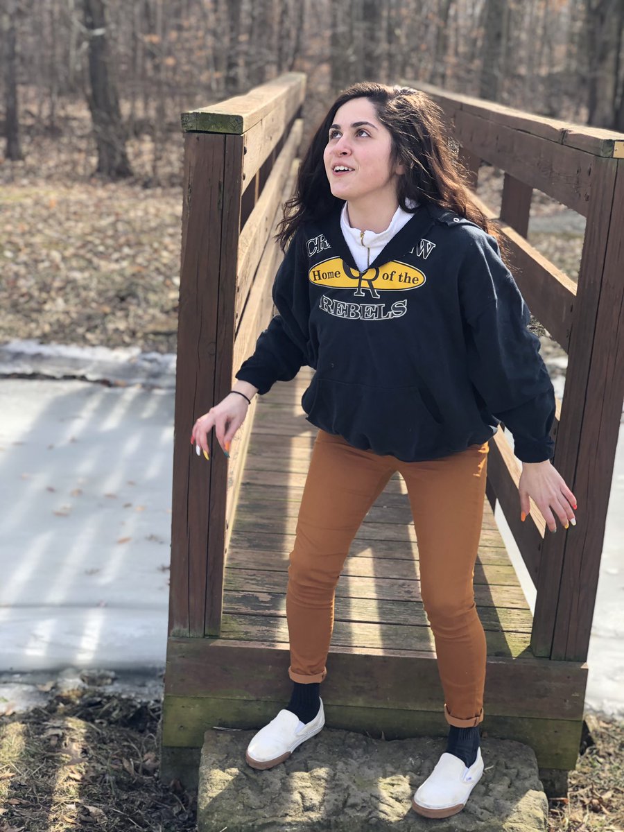 AdelinaBuga15's tweet photo. Getting mad at invisible bugs.      Happy March 1st ♥️ https://t.co/fNyduvYawI