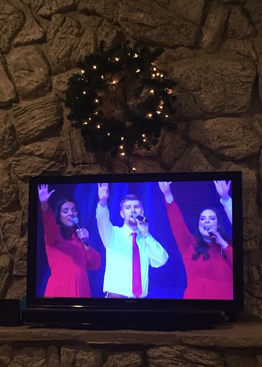 QuesoCaliente's tweet image. I’m kinda psyched to watch #OCSpringSing from home for the first time in 8 years. Go @KappaSigmaTau.