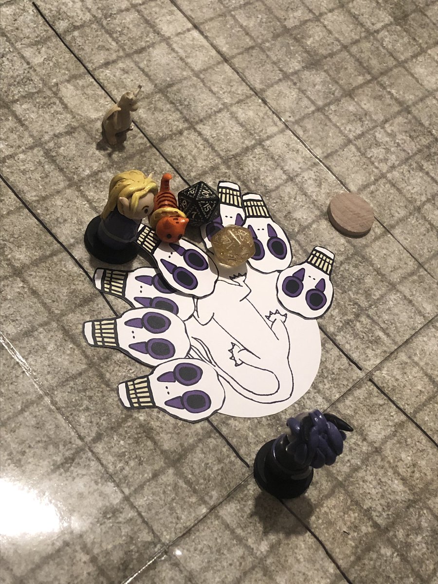 kimstew_edu's tweet photo. Bad guy in our D&amp;D game just became a 7-headed lizard beast... send help. #DungeonsAndDragons #stuffjustgotreal @archangeltex @molittlefield https://t.co/hGjq9Qchel