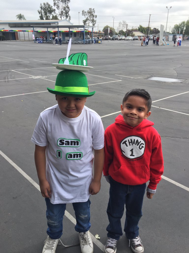 MoffittMustangs's tweet photo. Celebrating Dr. Seuss at Moffitt #NLMUSD #ReadAcrossAmerica https://t.co/HnWhQkT4UD