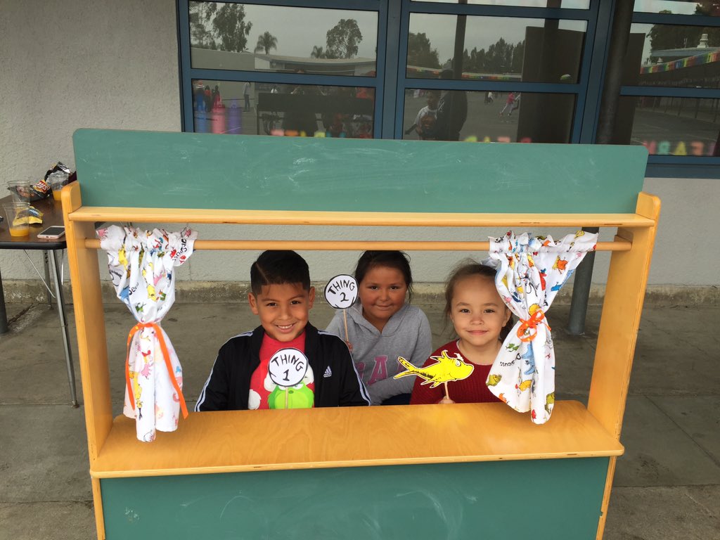 MoffittMustangs's tweet photo. Celebrating Dr. Seuss at Moffitt #NLMUSD #ReadAcrossAmerica https://t.co/HnWhQkT4UD