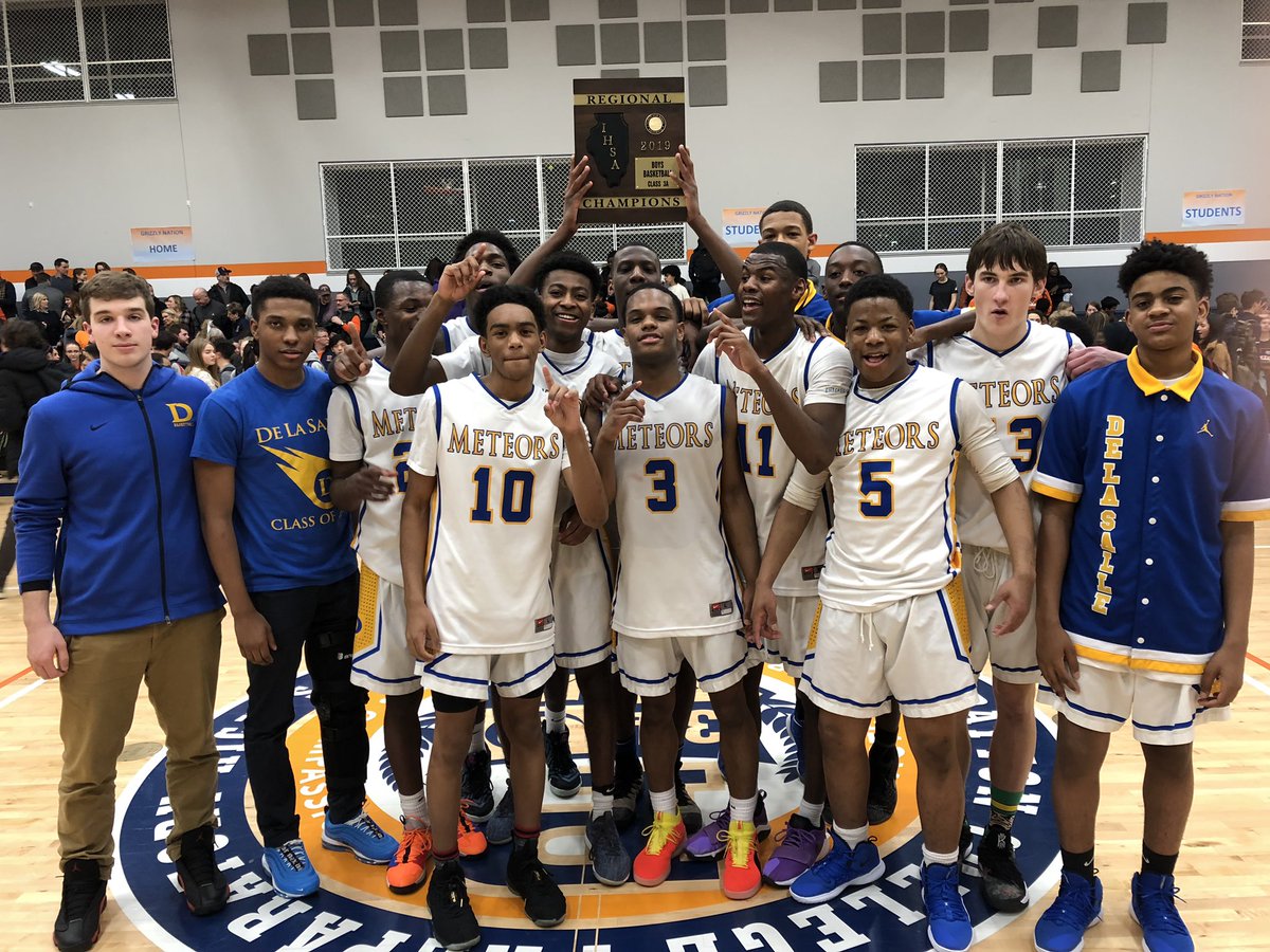 meteorathletics's tweet photo. Meteors win Payton Regional 62-56. Down 13 to start fourth, DLS rallies for second straight Regional title. Well done, Meteors!

#WeAreD https://t.co/tKtwpmsyEG