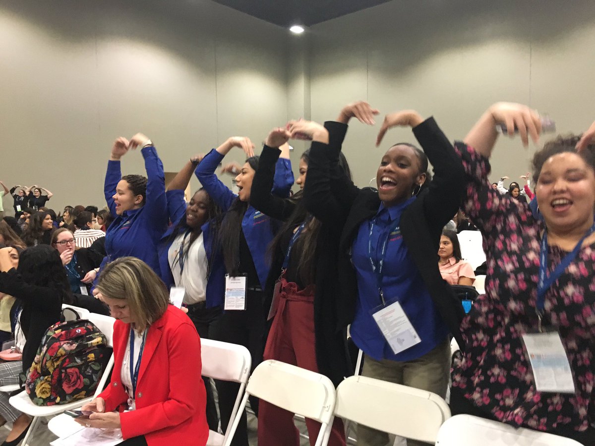 MRSDPARSONS07's tweet photo. YMCA TAFE break @ORWarEagles @CTEConroe @jfkteach #magicinteaching #teachtomorrow2019 https://t.co/SKAukD2Q56