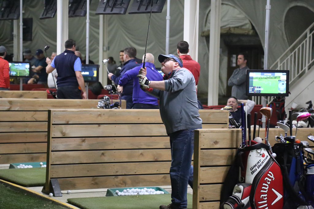 mistwooddome's tweet photo. “War at the Shore” is in full swing here at Mistwood Golf Dome! #Bolingbrook #IslandCourse https://t.co/uMSxpfubxc