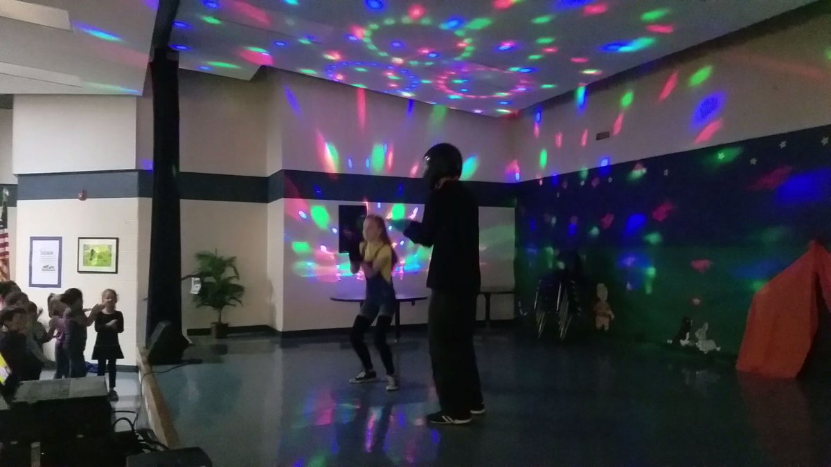 TheTeacherAllen's tweet image. Assistant Principal, Dr. Wilson, SHOWED UP for the students today! He danced his heart out to the kids&apos; favorites to thank them for our Penny Wars success! #studentconnection
 #studentreward #studentrelevancy #pennywars #Fortnite #dance #awesomeadmin