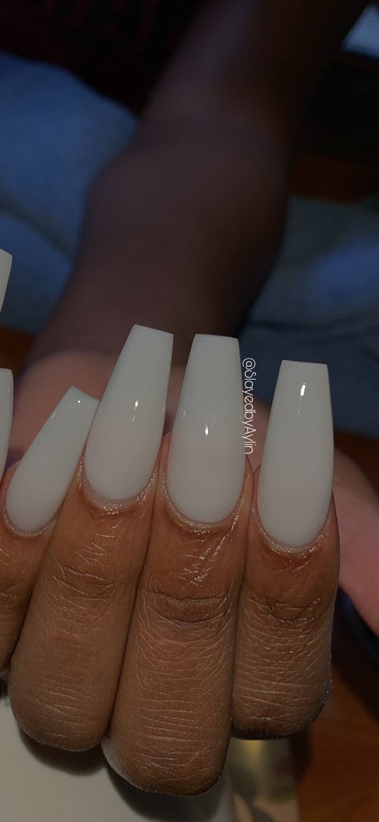 __aylinnnn__'s tweet image. SILKY WHITE. NUT. COCONUT. wutever you wanna call it 💅🏽