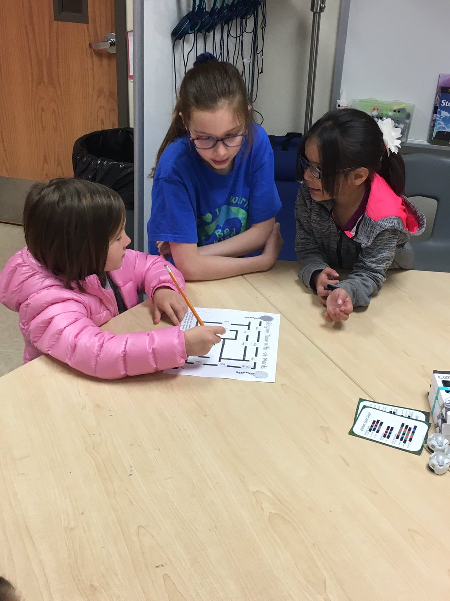 MillerSciSpdway's tweet photo. Today we celebrated Dr. Suess's birthday in the STEM lab! We coded "cool moves" with our @Ozobot over words that rhymed with CAT and HAT! #STEMLovers #ChallengeLab #TallyBEST #KISDBEST #StorybookSTEM https://t.co/uskIBgQDAM