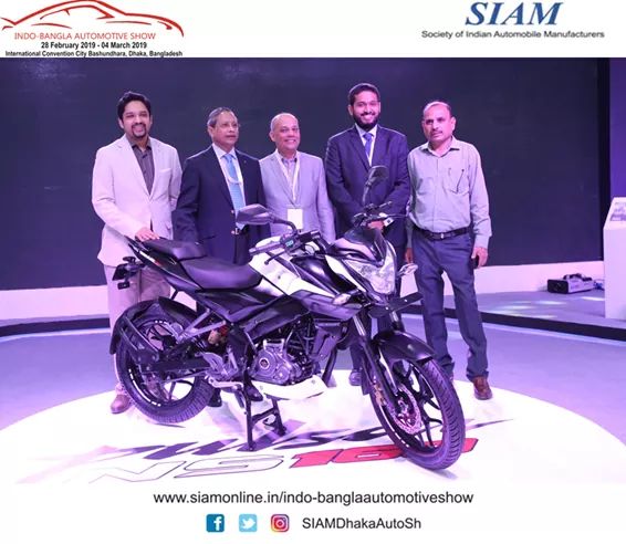 SIAMDhakaAutosh's tweet photo. Mr. Matiur Rahman, CMD, Uttara Group of Companies launching Bajaj NS Pulsar 160 at Indo-Bangla Automotive Show 2019
For more details click on: https://t.co/ohyh5wQuFU
@siamindia @ACMAIndia @atmaindia_org #BMAMA #BAAMA #IBBCI #Dhaka @Bajajauto #Pulsar160cc https://t.co/TrbXVHosYm