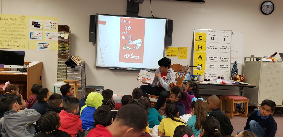 libraryofmarvel's tweet photo. Before Read Across America Week, we had #houstonpubliclibrary Community Engagement share #drseuss #greeneggsandham & learn about #healthyeating #hisd #tmesHISD #MarvelsRead @HISDLibraryServ @HISDFACE @T_MarshallES https://t.co/QNFoiB5qko
