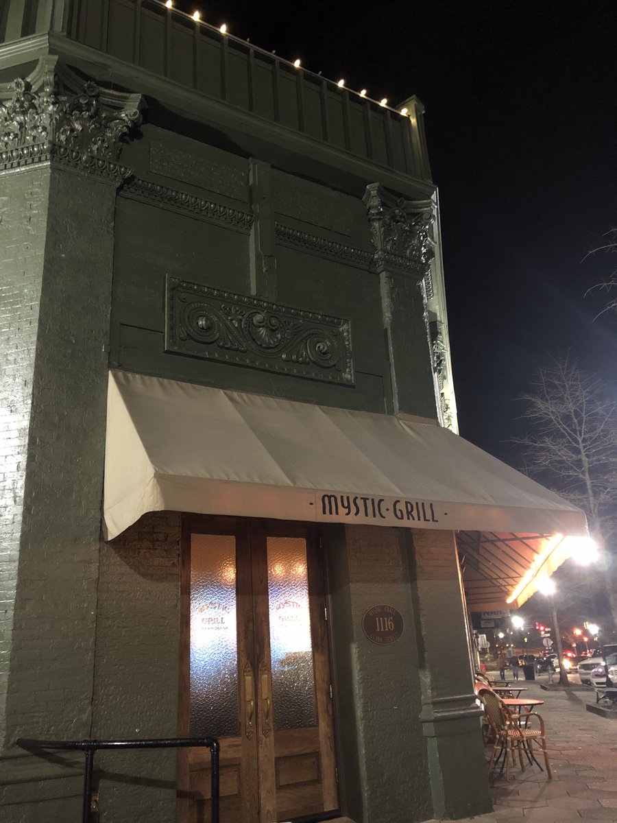 yoitsmak's tweet photo. coolest first date i’ve ever been on #VampireDiaries #stopbyforabite https://t.co/aTP18CLKjB