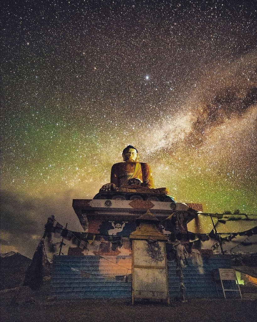 ValleySpiti's tweet photo. Buddha statue, Lanza, Spiti valley 
#spitivalley #spitidiaries #himachalpradesh #highhillentertainment #spiritually #spiti #indiaphotography #indianphotographyclub #exporlingnewplaces #spitifun#buddhabless #nightskyline #buddhastatue https://t.co/XFFuhBE8KT