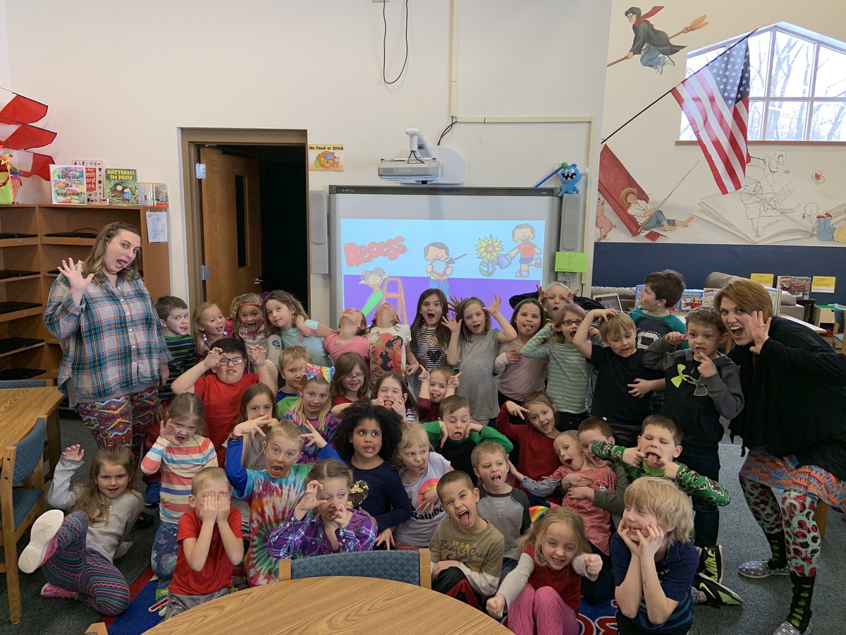 Check out this WACKY crew for Wacky Wednesday <a href="/PCSD_LN/">Lannoye Elementary</a> @KDGBaumgartner @KDGHoverson #RaiderStrong
