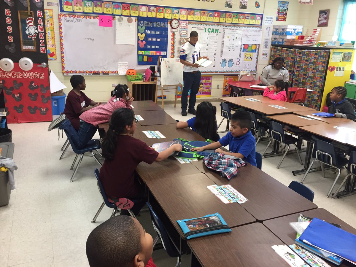 Thank you to everyone at FES for letting us share in some of the Read Across America fun today!

#OhThePlacesYoullGo