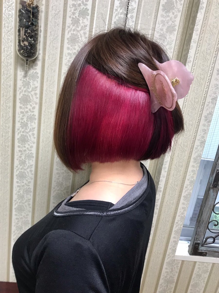 シャンテグラム در توییتر ヘアスタイル紹介 表面は柔らかな明るめのブラウンで インナーカラーには鮮やかなボルドーピンクを入れました お耳に掛けた時などに ご自身で見えるよう広範囲にインナーカラーを入れています