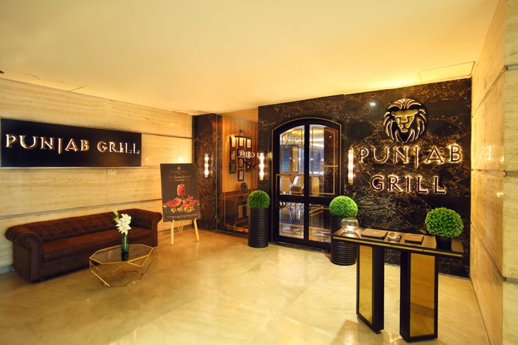 IndiaArtnDesign's tweet image. The @PunjabGrill  at #BKC, #Mumbai designed by #IVPartners sports an ambience that speaks of regional ethos, emphasising on the region’s take on grandeur… goo.gl/VcL8MD