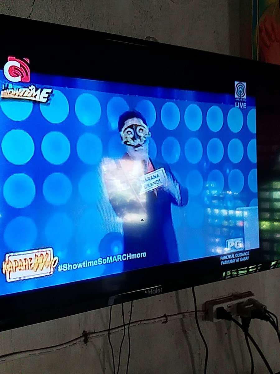 reginesmithcal1's tweet photo. #ShowtimeSoMARCHmore kalahok no.1 harana grande
 @itsShowtimeNa https://t.co/L4zFij6txV