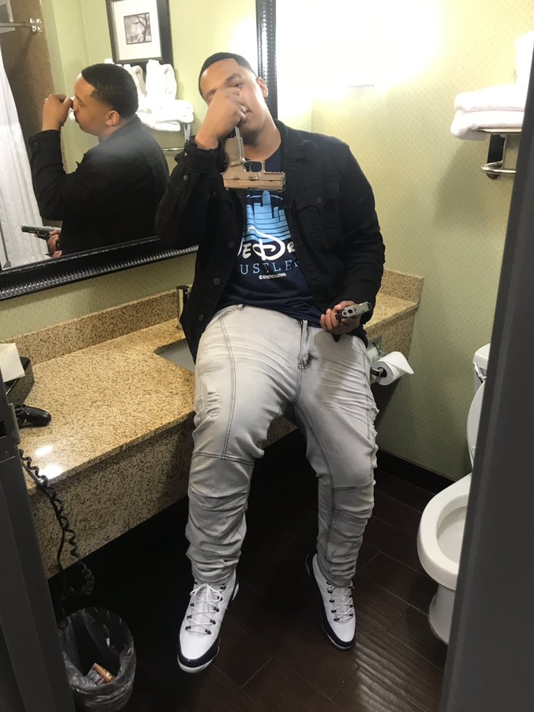 AobScottie's tweet photo. 💪🏽 https://t.co/XJ21GGhh8S