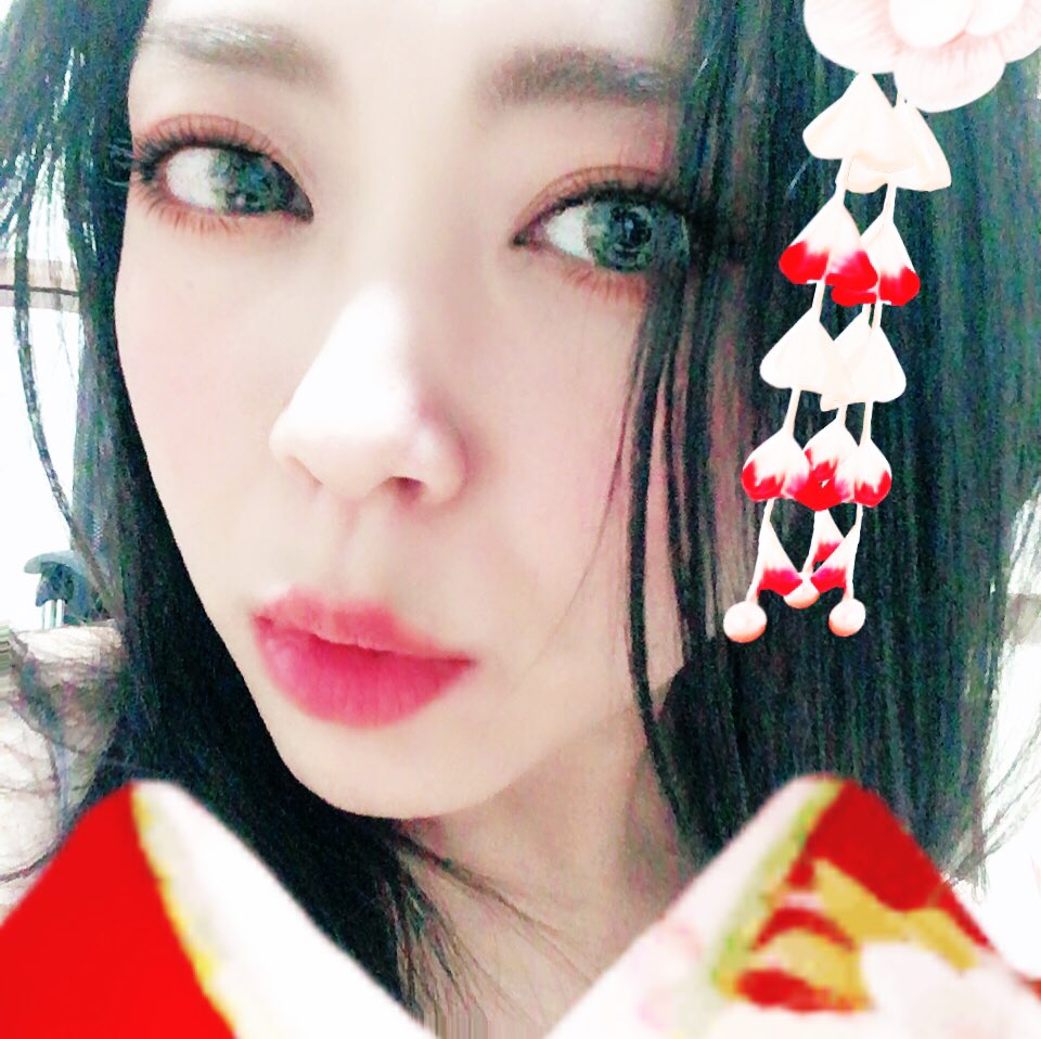 RUH888yoshiki's tweet photo. #HOLLOW ん時の衣装ぽい加工やなーと思って撮ったらCGみたくなった…
3/17遊びにおいでくんなまし♡
新曲できたらいいなぁ、、、
#DARRELL さんも楽しみ
#ECAP もおニュー
#THEBATA もおニュー
おニュー祭りやで… https://t.co/EEFY9u9oZC