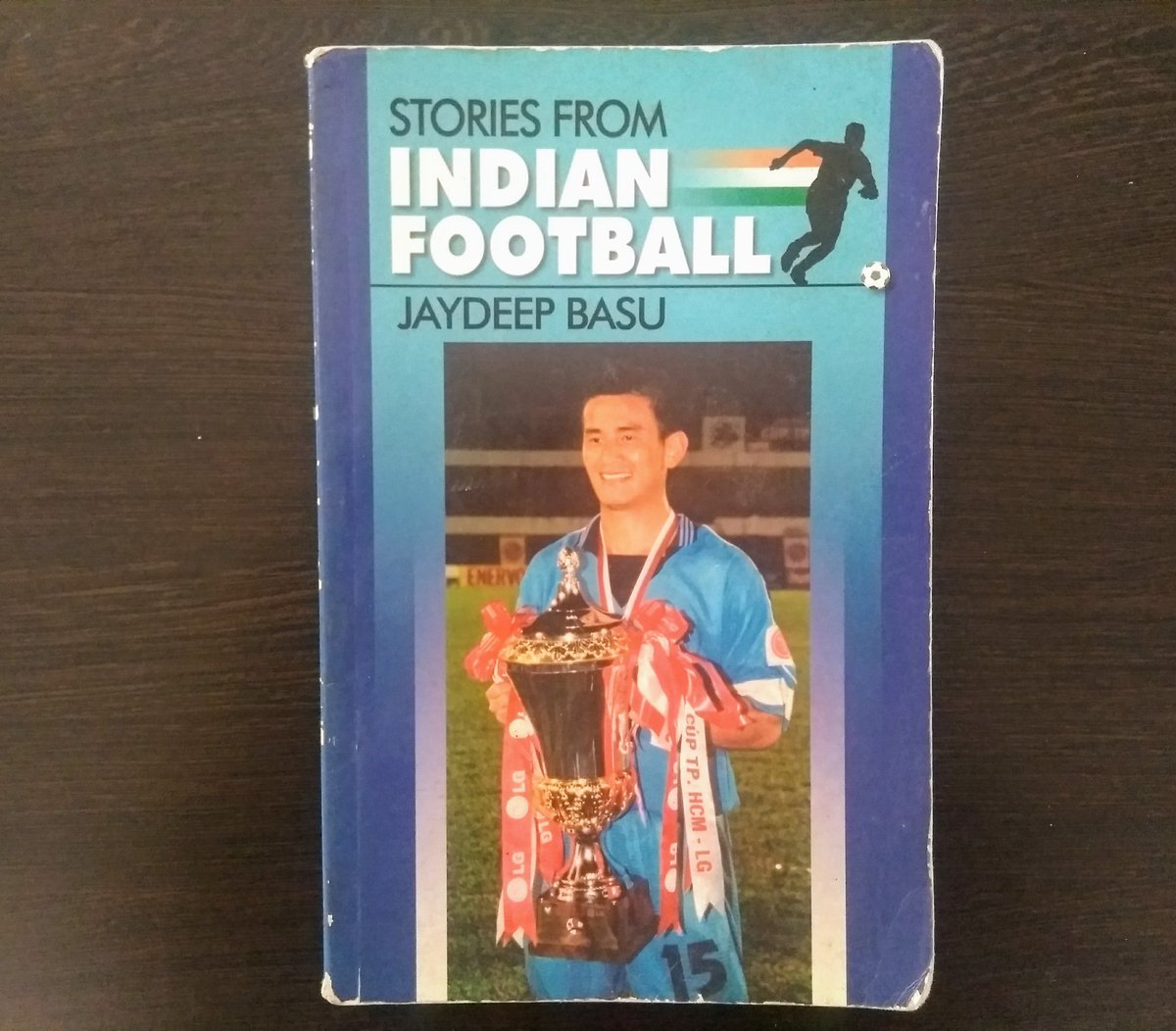 Stories from Indian Football by Jaydeep Basu (English)Focuses on  #Indianfootball from 1911 till 1970s. Detailed chapters on 1962 Asian Games winning team & Rahim saab. Currently unavailble.