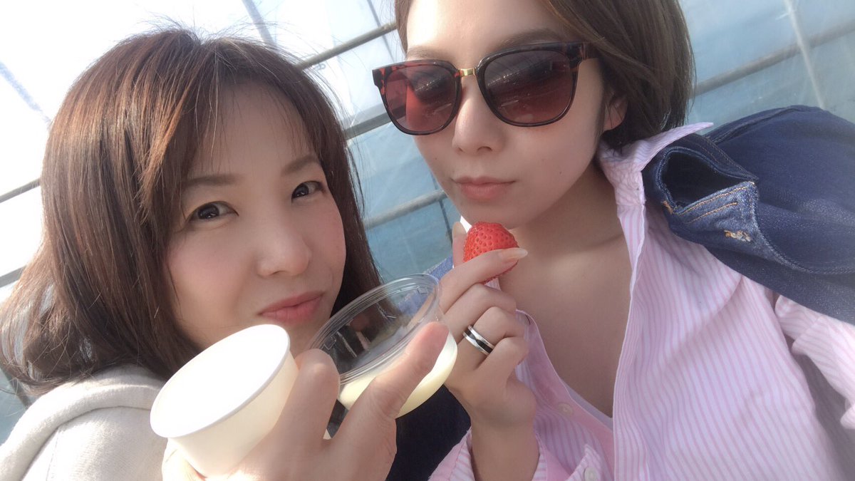 07Chan11's tweet photo. 夏生といちご狩り🍓 https://t.co/U4XginaaIx