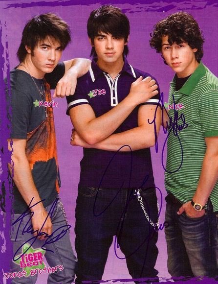 sidneylynngib's tweet photo. aesthetic now that the jonas brothers are back https://t.co/1x6ZrYzEW9