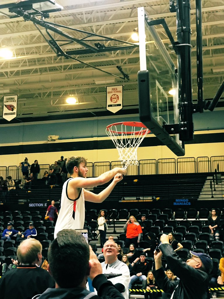 kingkish_23's tweet photo. I can get used to this cutting nets thing... https://t.co/AuMxZa889c