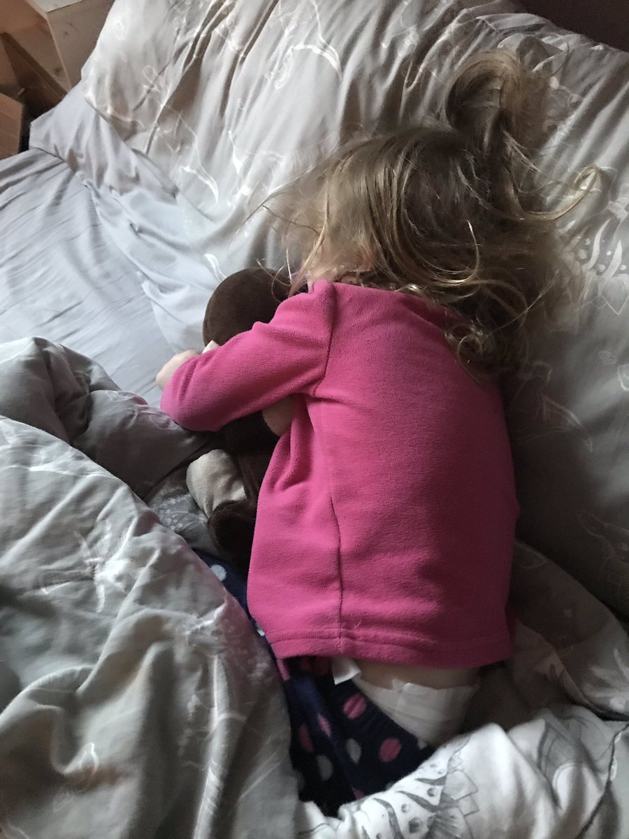 skatingbabe1983's tweet photo. You know your a mummy when you wake up to this https://t.co/ffZQQbmMc7