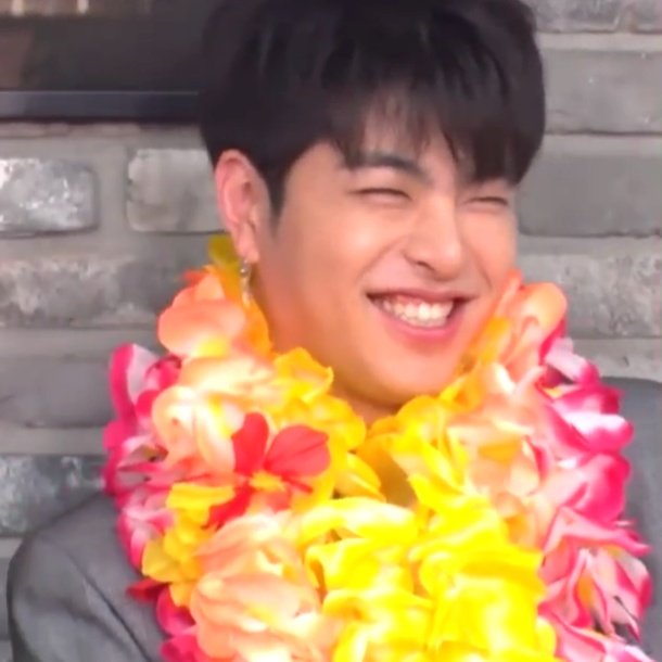 He's the cutest whenever he laughs like that.  #JUNHOE  #JU_NE  #iKON  #구준회  #준회  #아이콘  #ジュネ