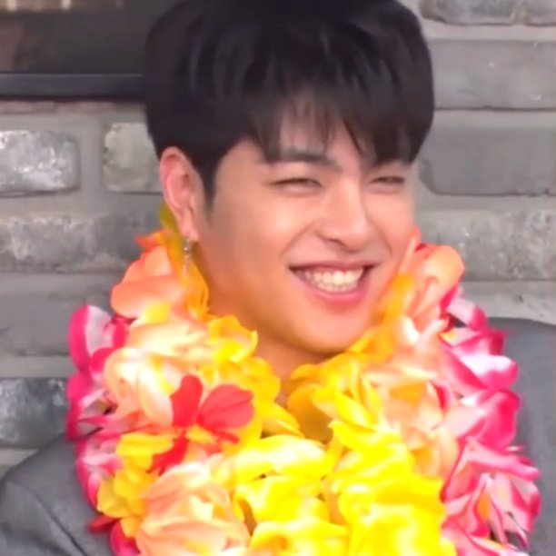 He's the cutest whenever he laughs like that.  #JUNHOE  #JU_NE  #iKON  #구준회  #준회  #아이콘  #ジュネ