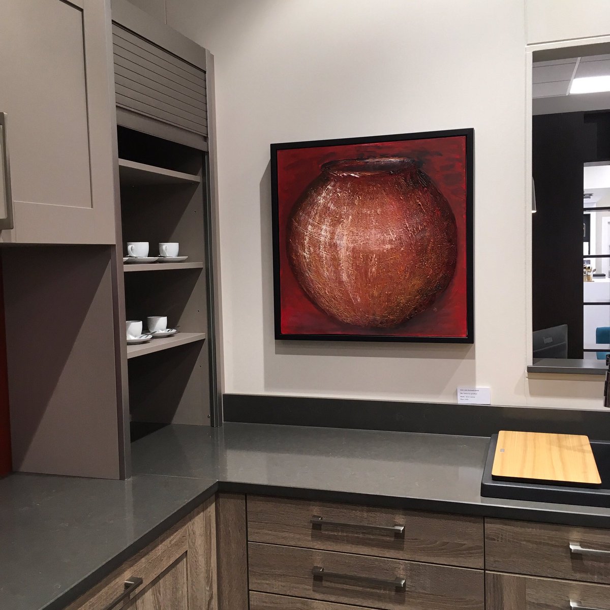 Great to be back in the uk after my 2 years away in #Tanzania and to see my #paintings  in a #home setting <a href="/SchmidtKitchens/">Schmidt Barnet</a> #TunbridgeWells  <a href="/SchmidtDorking/">Schmidt Kitchens Dorking</a> #oilpainting #vessels #pots #artist #silversmith #juliastockwellhamid