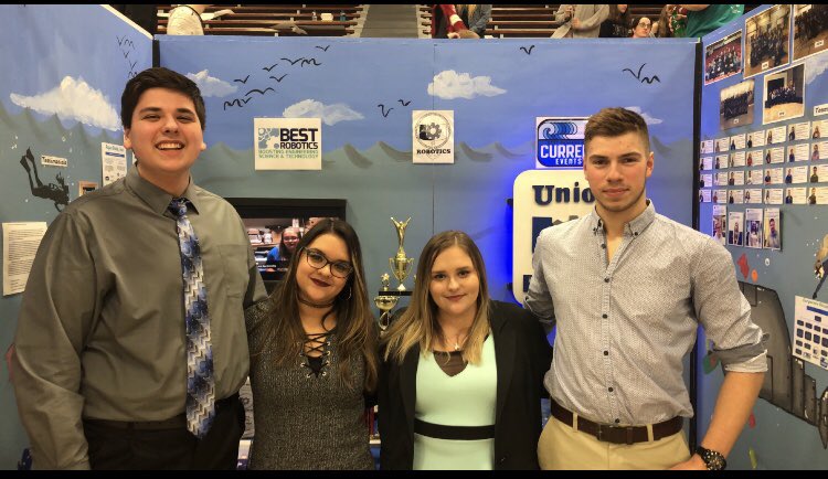 UASDrobotics's tweet image. Our exhibit team today!! #thanks2BESTRobotics #BESTrobotics25years #BESTrobotics @BESTRobotics