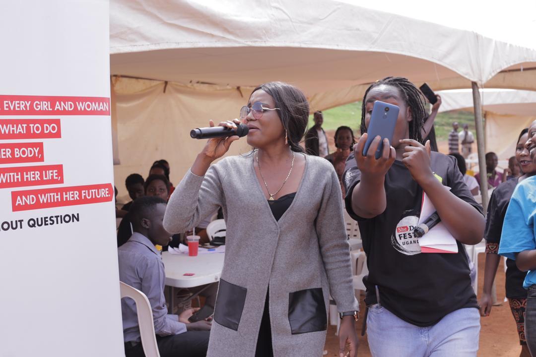 ssali41's tweet photo. We make it musical on this #SheDecidesUg19 and expecting fabulous waxed fun on the coming #GirlsFest19 @reachahand https://t.co/YsjLt8eYsD