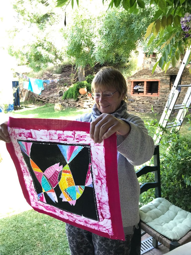 king_therese's tweet photo. Batik Workshop Holiday in Portugal - 14 weeks to go. For more info about my 2 Batik Workshop Holidays in Portugal click the link in my bio. Please retweet with followers or friends who may be interested. These are very special trips!#batikpainting #artholiday https://t.co/iejf7aIjR8