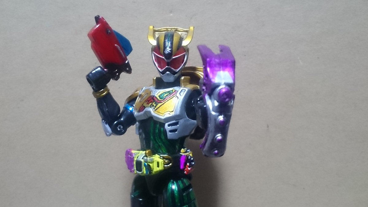 ﾏｲﾃｨ 超ｹﾞﾑﾃﾞｳｽ ﾏｷﾅ ｱｰﾏｰ على تويتر 待て待て待て 待つのだ剛 いっていいってさ フルスロットルバンノォ ドライブゲーマーを塗装してバンノゲーマーを作ってみました 最初に金で塗装し その上から黄色で塗装してゴルドドライブの黄金に近づけてみました