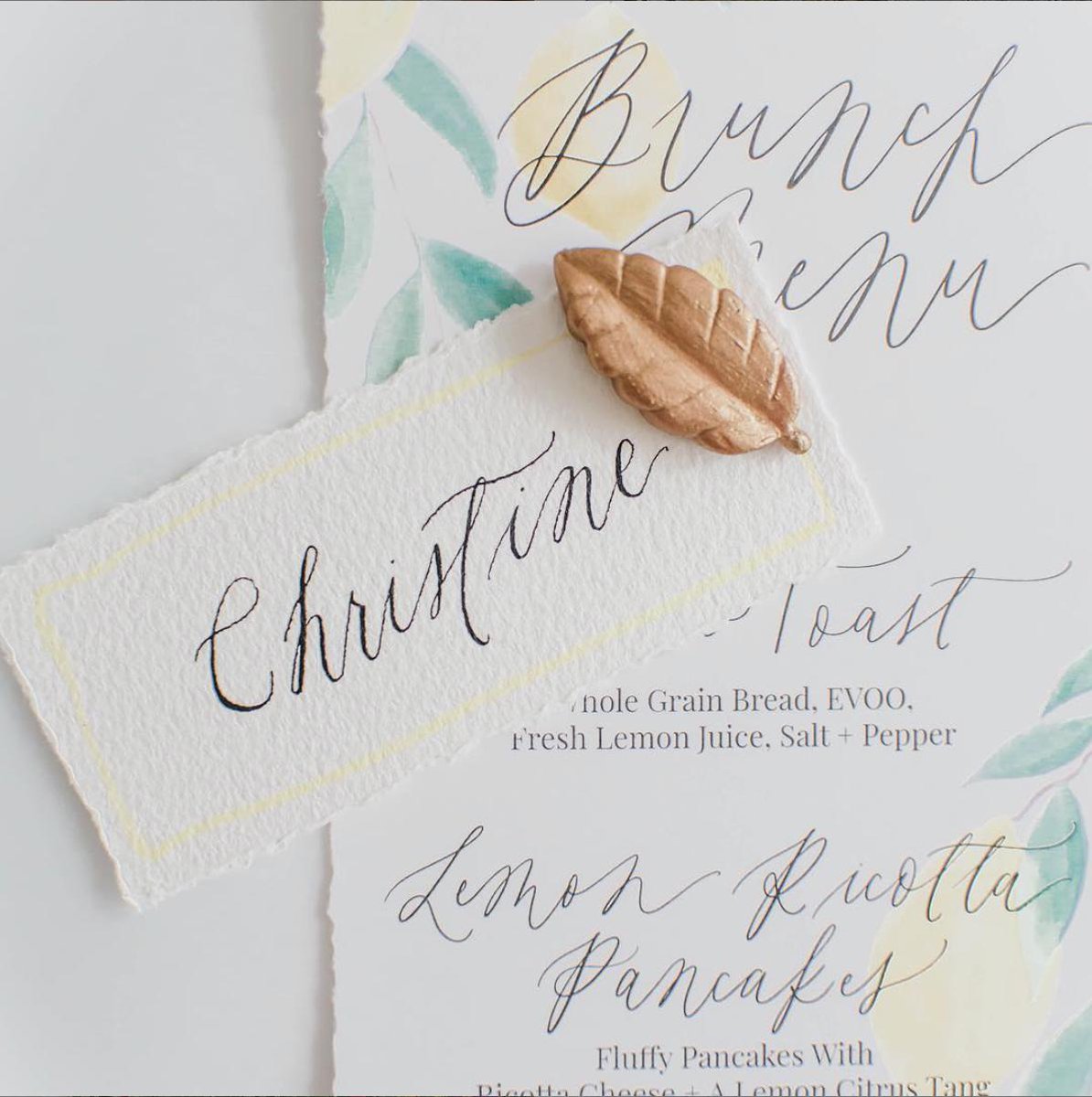 WhataBash's tweet photo. We're dreaming of summer today. Can you tell? 🍋
🖋: @barelyblushink

#weddingmenu #floralstationery #summerwedding #letsentertain #brunch #summerbrunch #reception #weddingreception #modernwedding #weddingdecoration #weddinginspiration #weddingplanner #destinationwedding https://t.co/P2UFjQ8bLs