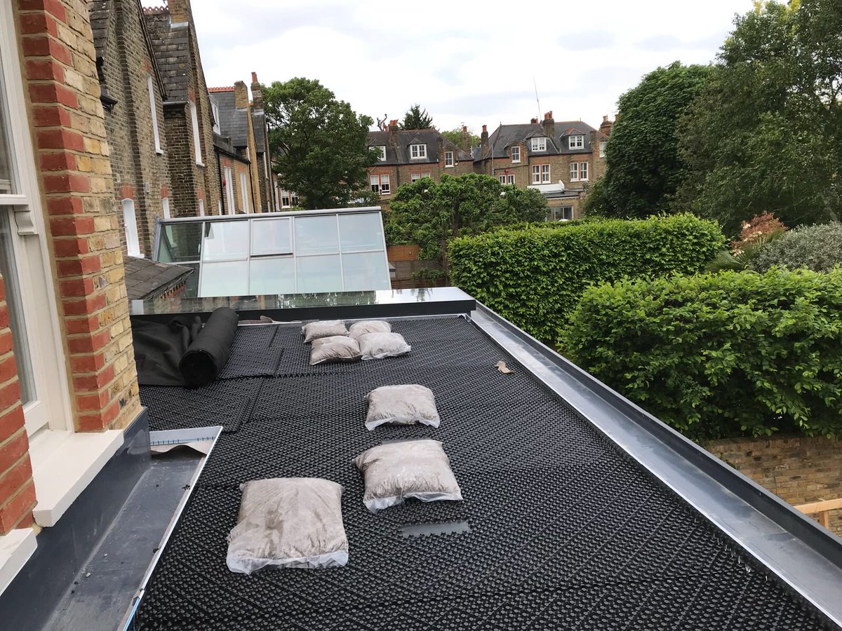 smith_micksmith's tweet photo. Nice little extension project with a Green Roof #ablewaterproofing #ICBProjects #Evalon https://t.co/ddFrbOrK4C