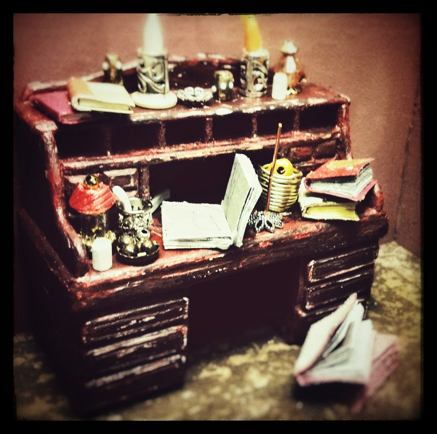 BloodGild's tweet photo. Here is the first of the Blood Gild's weekly writing activities, some #freewriting! Just write whatever comes into your head; don't think about it, let it flow. Here's a starting line to inspire,"There was something unbelievable in the desk drawer..."
#writing #writingcommunity https://t.co/BaZVNNV7kh