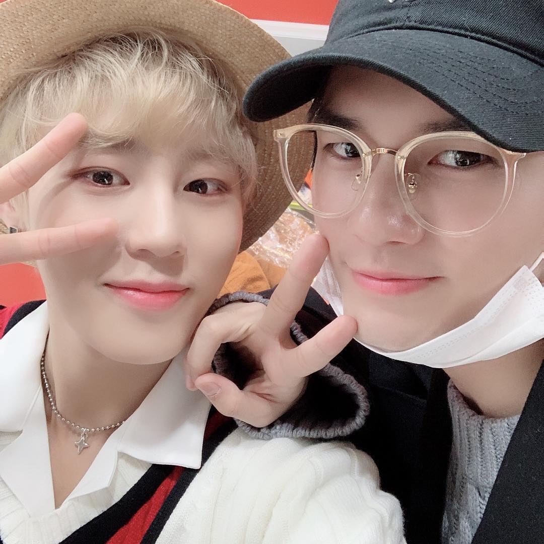 FlowerHoon16's tweet photo. 190302 sungwoon Insta Update with seongwoo 

Caption  : ong ssi is the best~~👍👍👍 
#MusicCore #thanksu #best

📎 https://t.co/QFWPsCpJOS https://t.co/gzdxyX5nmF